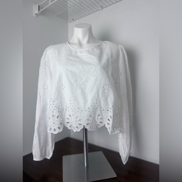 American Eagle White Long Sleeve High Neck Crop with Floral Pattern Cutouts - Picture 1 of 6